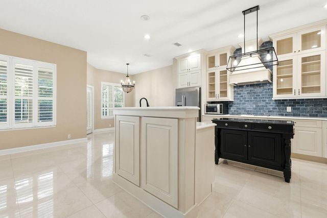 24 N PARK CIRCLE, Palm Coast, FL 32137