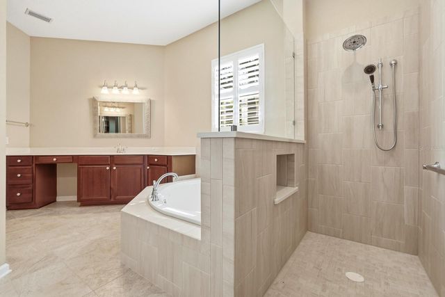 24 N PARK CIRCLE, Palm Coast, FL 32137