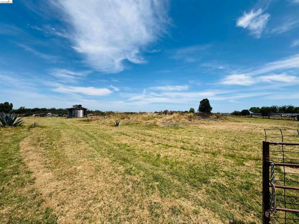 Image 4 of property listing at 2115 E Taylor St, Bethel Island, CA 95219