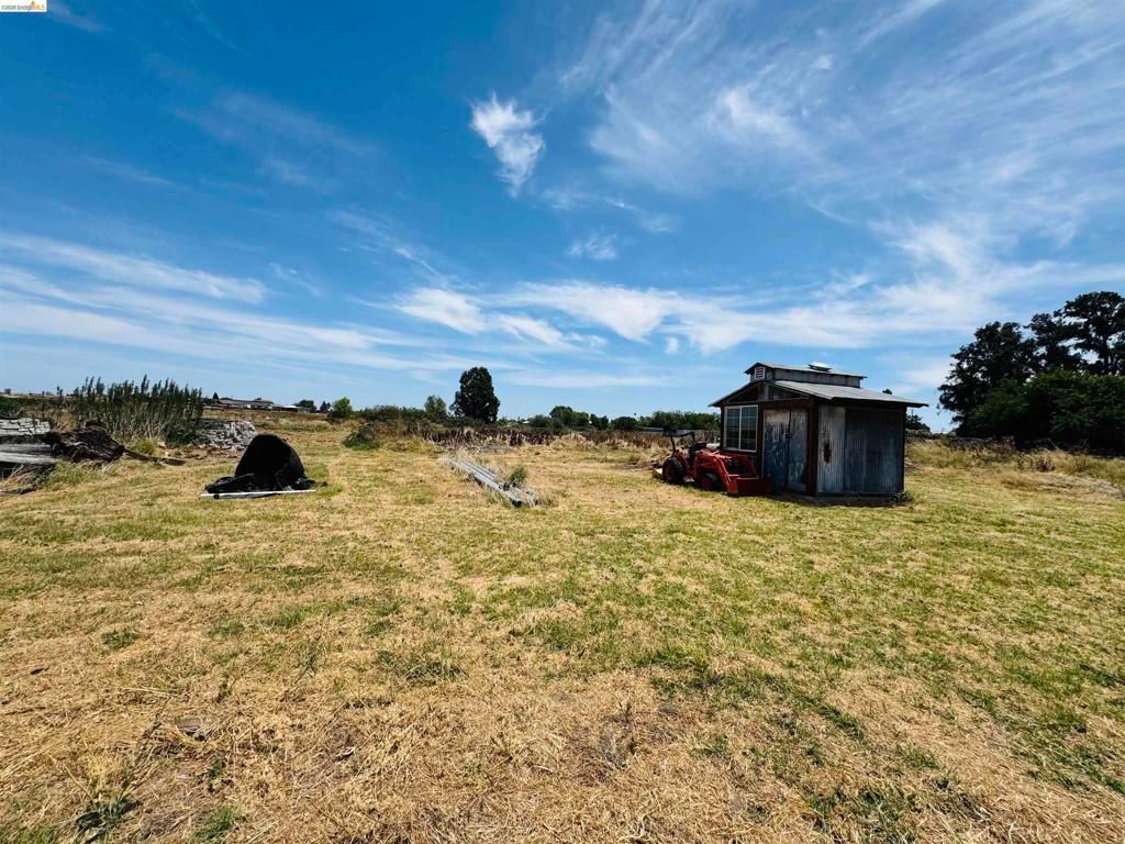 Image 5 of property listing at 2115 E Taylor St, Bethel Island, CA 95219