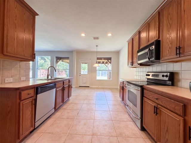 1420 Fleetwood Cove Drive, Grand Prairie, TX 75052