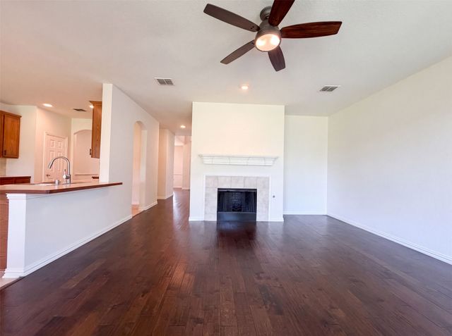 1420 Fleetwood Cove Drive, Grand Prairie, TX 75052