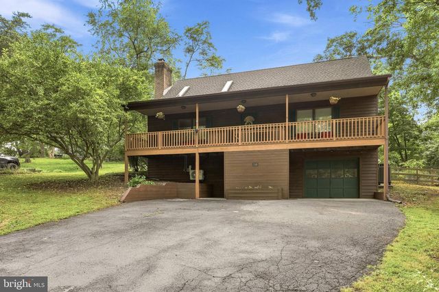 150 LAKE HOLIDAY RD, Cross Junction, VA 22625