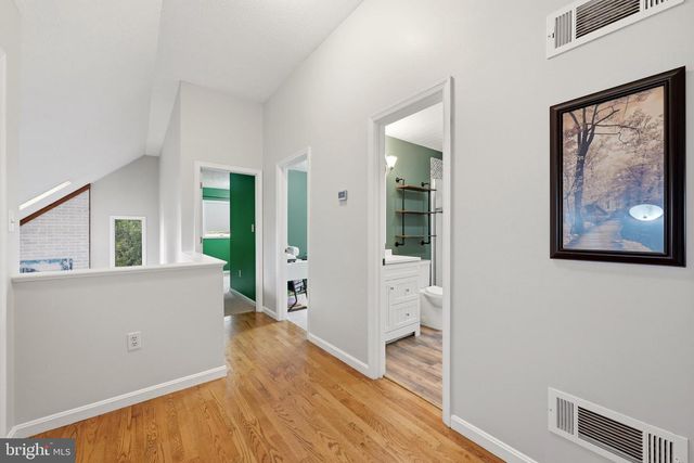150 LAKE HOLIDAY RD, Cross Junction, VA 22625