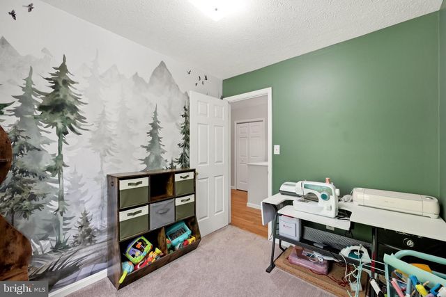 150 LAKE HOLIDAY RD, Cross Junction, VA 22625