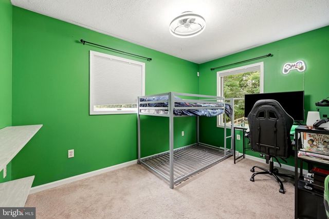 150 LAKE HOLIDAY RD, Cross Junction, VA 22625