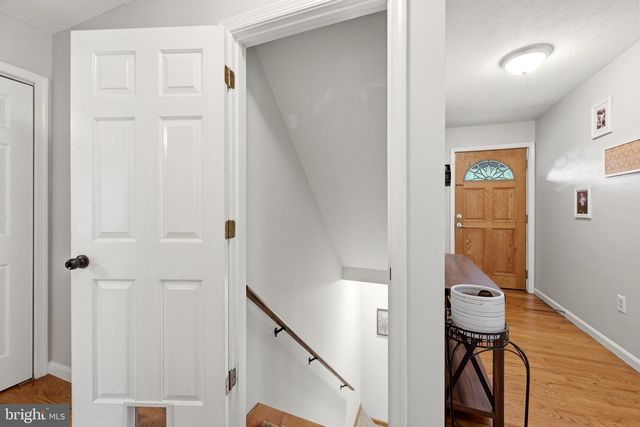 150 LAKE HOLIDAY RD, Cross Junction, VA 22625