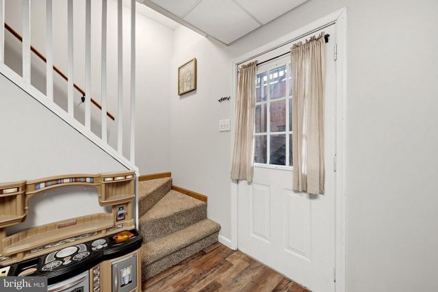 150 LAKE HOLIDAY RD, Cross Junction, VA 22625