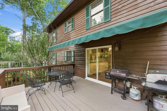 150 LAKE HOLIDAY RD, Cross Junction, VA 22625