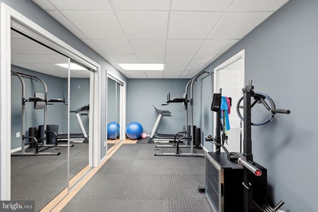 150 LAKE HOLIDAY RD, Cross Junction, VA 22625