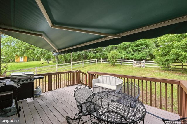 150 LAKE HOLIDAY RD, Cross Junction, VA 22625