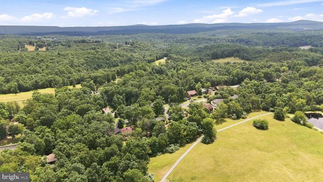 150 LAKE HOLIDAY RD, Cross Junction, VA 22625