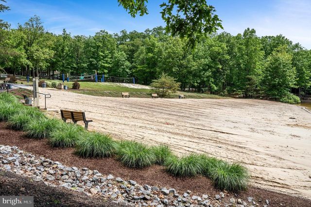 150 LAKE HOLIDAY RD, Cross Junction, VA 22625