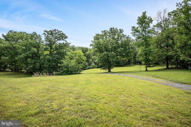 150 LAKE HOLIDAY RD, Cross Junction, VA 22625