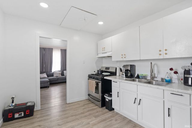 1715 Fleetwood Avenue, Fort Wayne, IN 46803