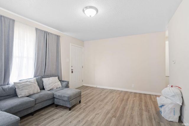 1715 Fleetwood Avenue, Fort Wayne, IN 46803