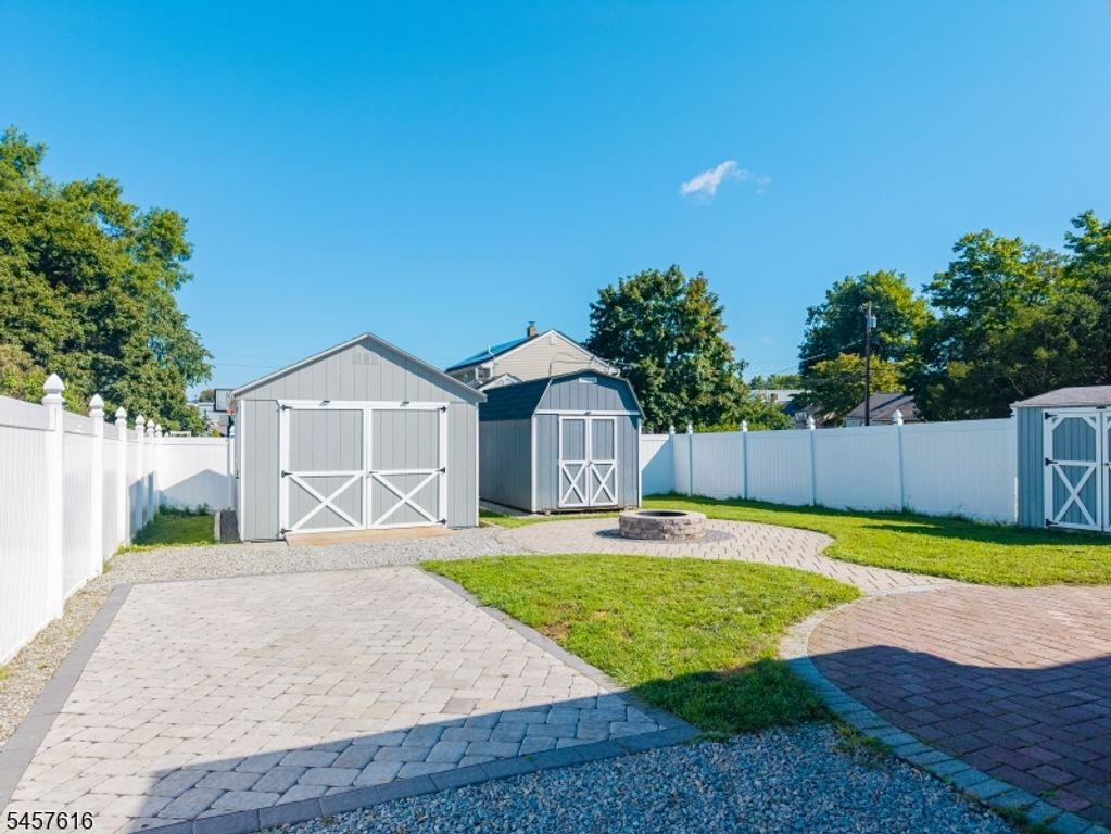 24 Park Ave, Wanaque Boro, NJ 07420 — photo 4