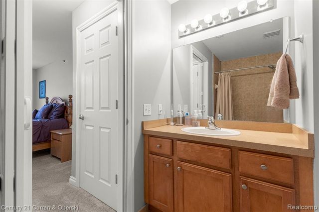 45599 Graystone Lane, Canton, MI 48187