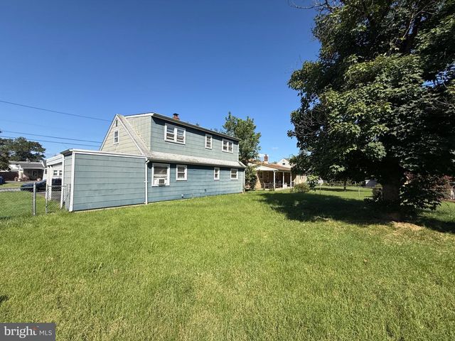 423 HOLMES DR, Burlington, NJ 08016