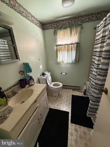 423 HOLMES DR, Burlington, NJ 08016