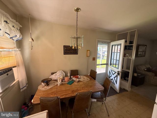 423 HOLMES DR, Burlington, NJ 08016