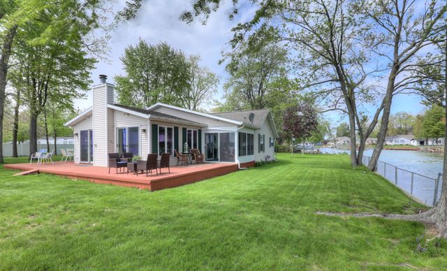 12880 Hazel Drive, Wayland, MI 49348