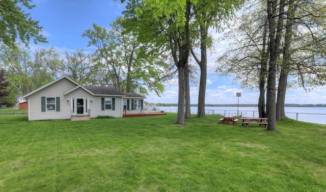 12880 Hazel Drive, Wayland, MI 49348