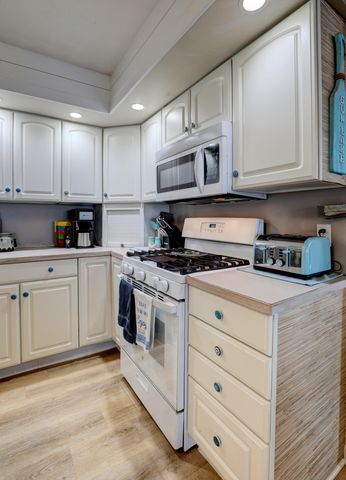12880 Hazel Drive, Wayland, MI 49348