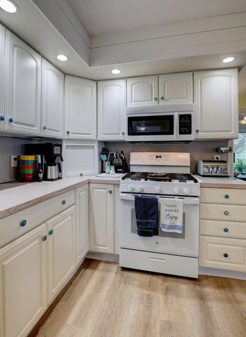 12880 Hazel Drive, Wayland, MI 49348