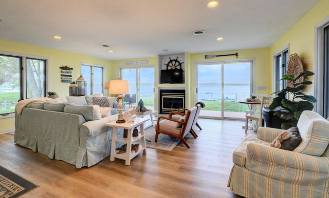 12880 Hazel Drive, Wayland, MI 49348