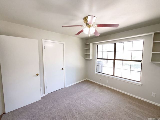 222 COLEBROOK DR, San Antonio, TX 78228