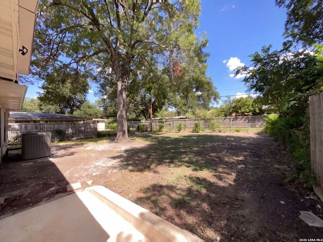 222 COLEBROOK DR, San Antonio, TX 78228