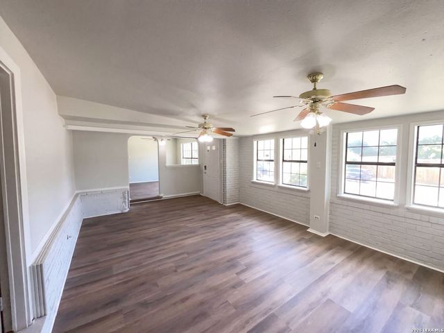 222 COLEBROOK DR, San Antonio, TX 78228