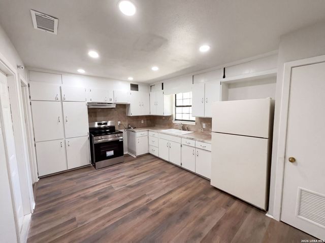 222 COLEBROOK DR, San Antonio, TX 78228