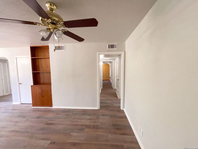 222 COLEBROOK DR, San Antonio, TX 78228