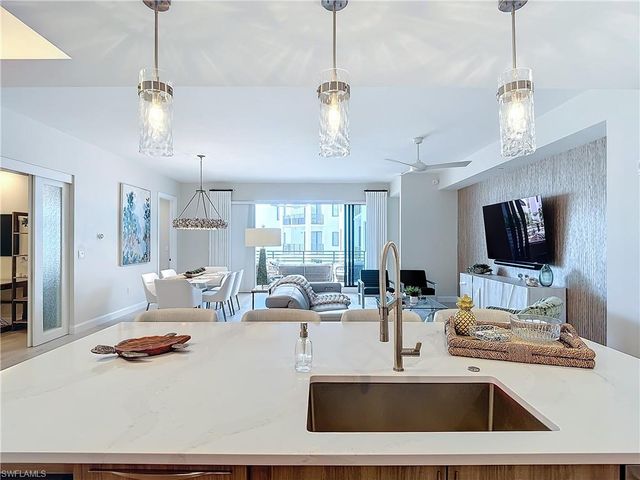 1125 Central AVE 462, Naples, FL 34102