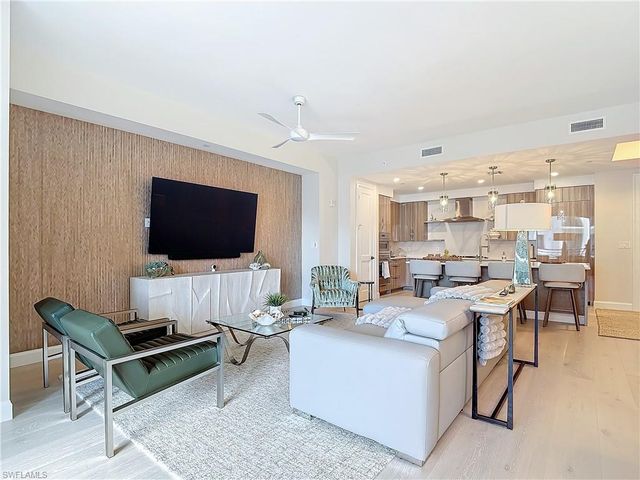 1125 Central AVE 462, Naples, FL 34102