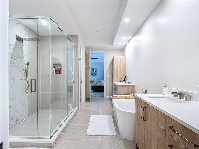 1125 Central AVE 462, Naples, FL 34102
