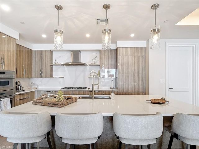 1125 Central AVE 462, Naples, FL 34102
