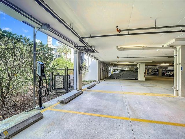 1125 Central AVE 462, Naples, FL 34102