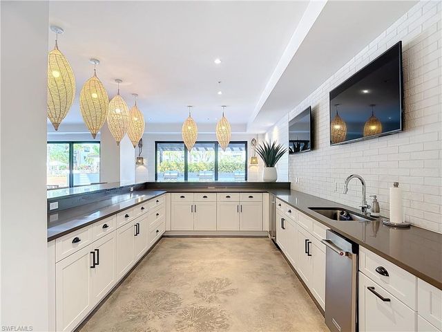 1125 Central AVE 462, Naples, FL 34102