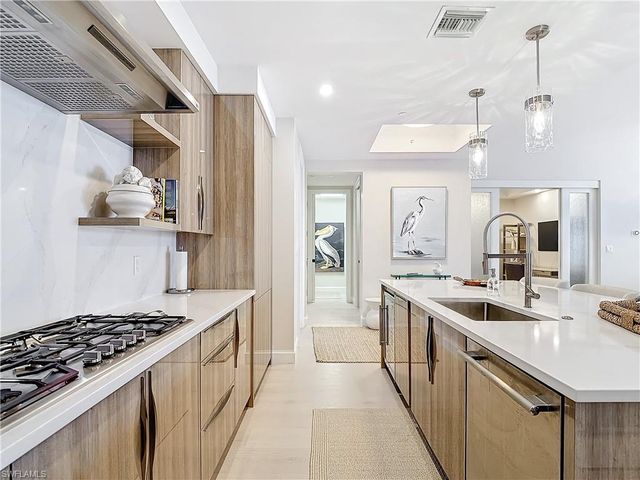 1125 Central AVE 462, Naples, FL 34102