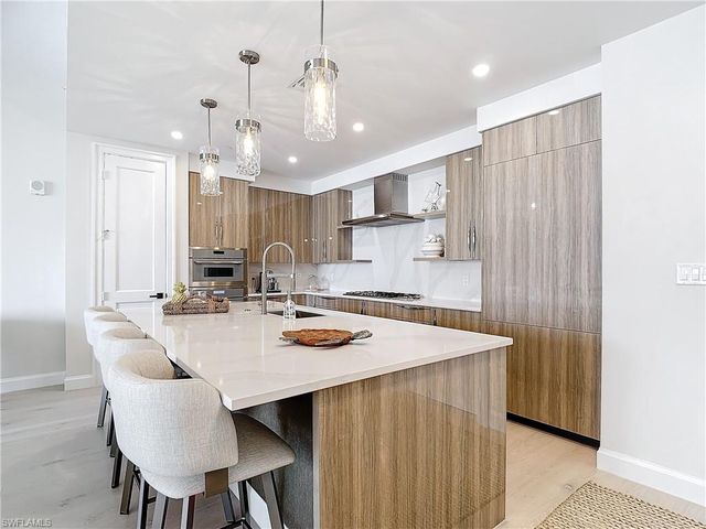 1125 Central AVE 462, Naples, FL 34102