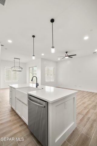 604 Paseo Campanero Street, Horizon City, TX 79928