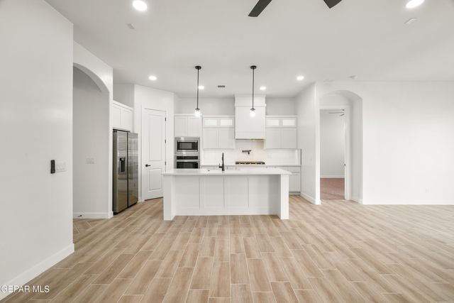 604 Paseo Campanero Street, Horizon City, TX 79928