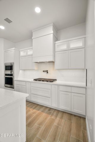 604 Paseo Campanero Street, Horizon City, TX 79928