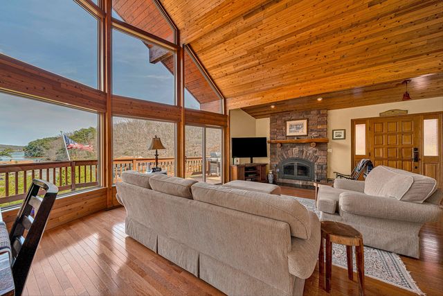 110 Windmere TRL, Moneta, VA 24121