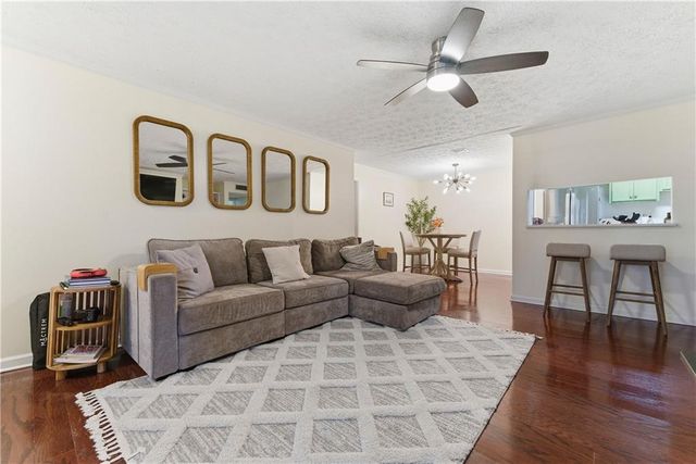 318 Smokerise Circle SE 318, Marietta, GA 30067