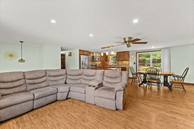 34 Surrey Drive, Plymouth, MA 02360