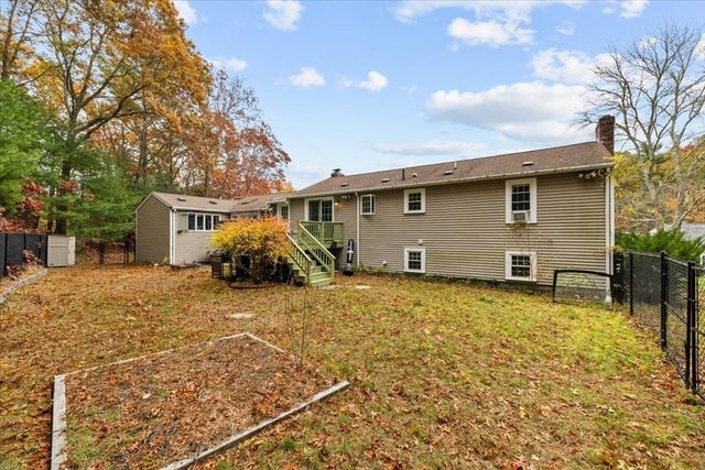 34 Surrey Drive, Plymouth, MA 02360